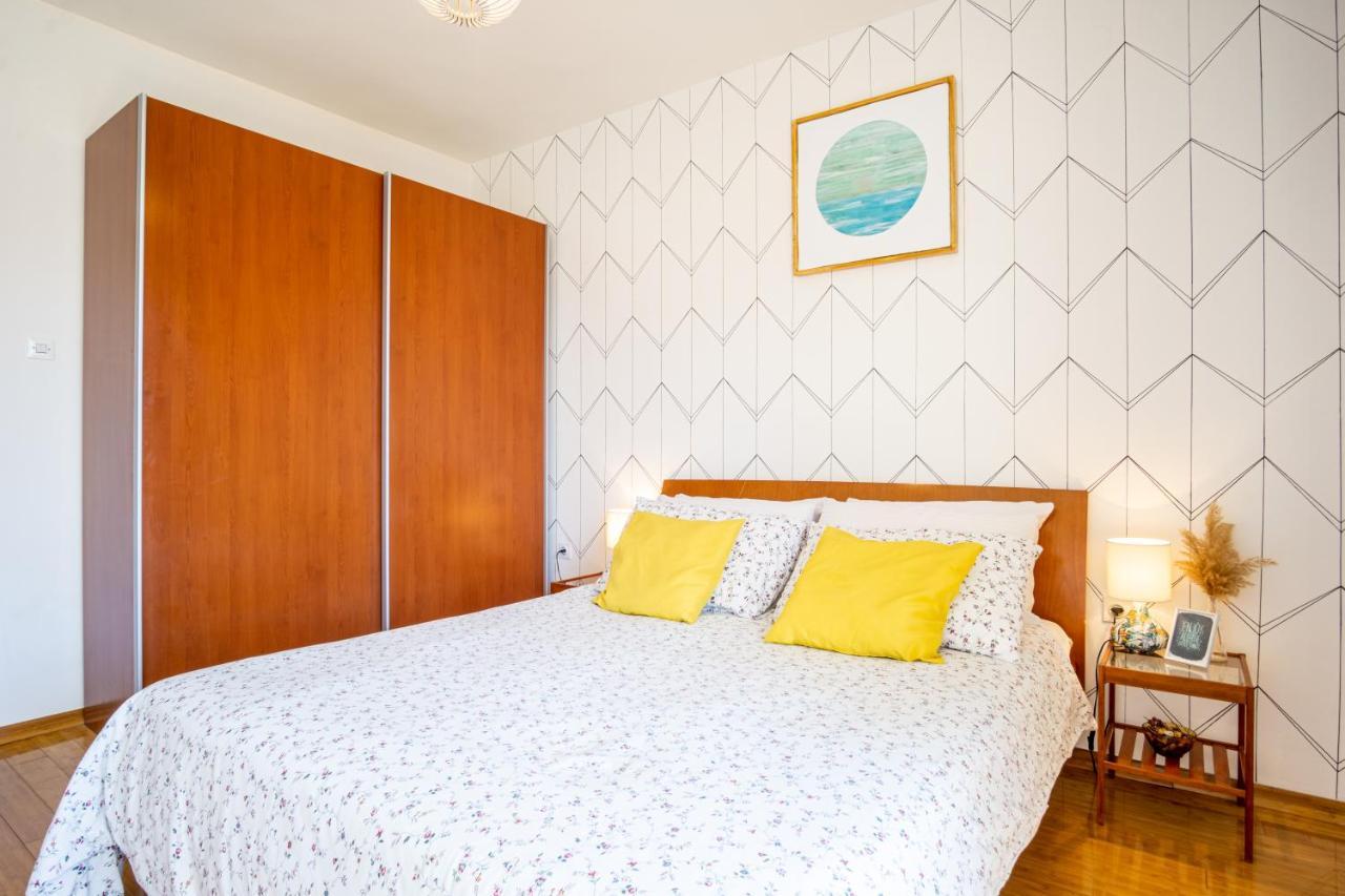 Spacious Apartment By The Sea 8+4 Pula Bagian luar foto