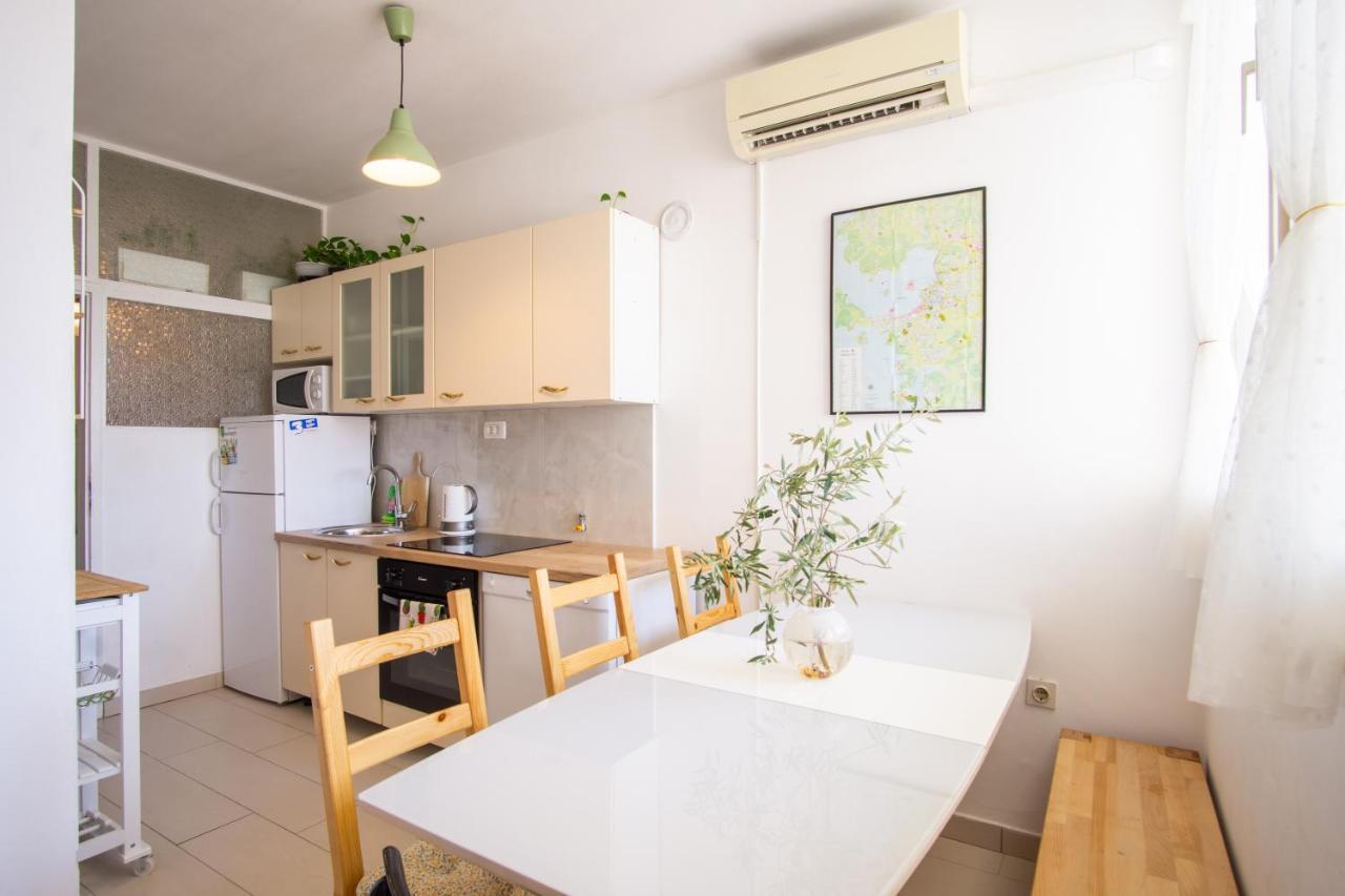 Spacious Apartment By The Sea 8+4 Pula Bagian luar foto