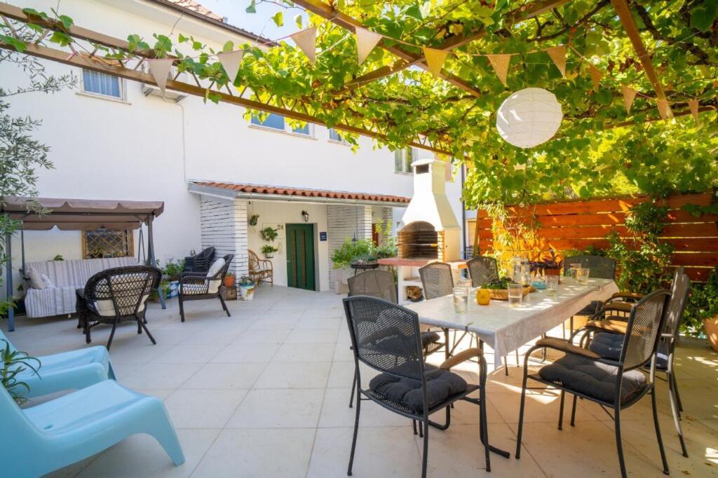 Spacious Apartment By The Sea 8+4 Pula Bagian luar foto